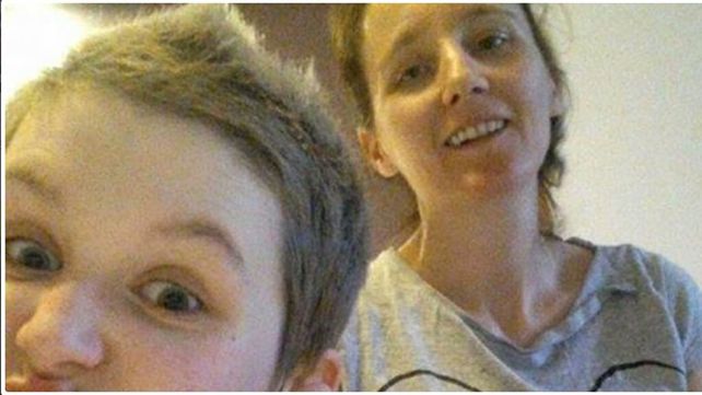 Se sacó una selfie con su hija enferma y apareció un ángel