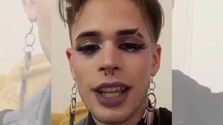 Un joven denunció que fue discriminado en una cervercería por usar maquillaje y aros