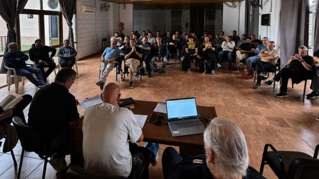 Entrenadores y dirigentes de los clubes y la FBER se reunieron en Villaguay de cara al inicio de la Liga Provincial de Mayores.