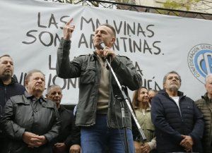 La CGT marchó en defensa de la industria nacional con duras críticas al Gobierno