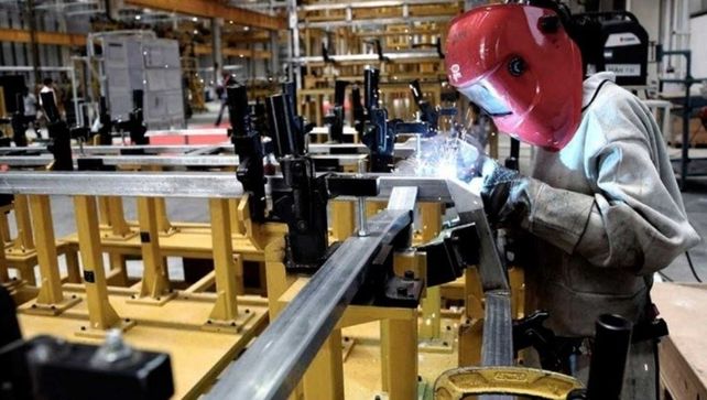 Crisis en las pequeñas y medianas empresas: advierten que la mitad de la maquinaria en Santa Fe está parada