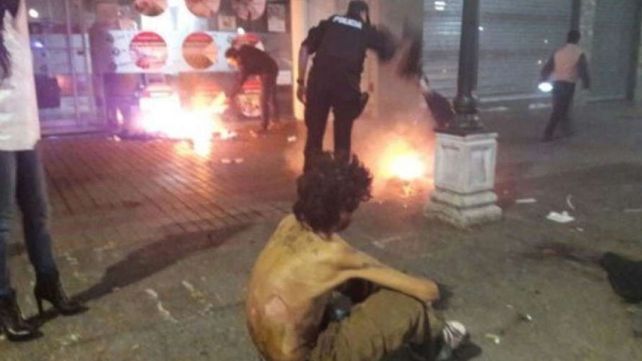 Intentaron quemar a un indigente en Mendoza