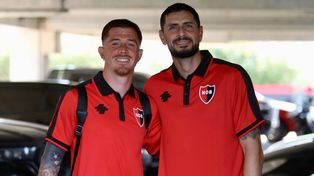 El Colo Ramírez y Gabriel Arias, antes de partir hacia Buenos Aires, donde Newells se enfrentará mañana a Boca.