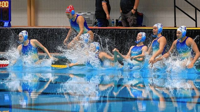 La Selección Argentina de polo acuático femenino venció a Chile por 13 a 5.