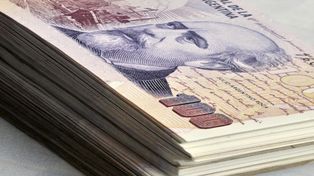 Revocan millonario fallo que indemnizaba a empleada con tendinitis por contar billetes