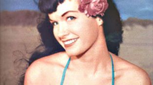 Muri&oacute; Bettie Page, la m&aacute;s fotografiada para tapas de revistas y calendarios
