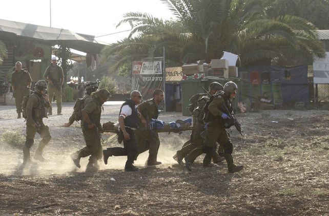 Un misil en un campo de refugiados de Gaza mata a 10 personas, entre ellos 8 chicos