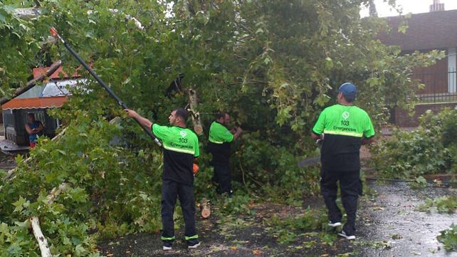 Personal de la Central de Operaciones de Emergencia trabaja en Washington y Rondeau