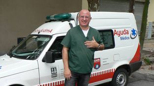 Asesinaron a un médico cuando salía de su casa con su pareja