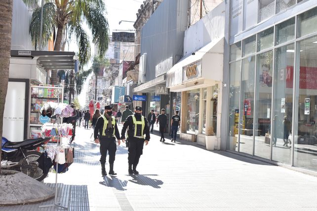 Santa Fe: cuáles medidas de restricción continúan y en qué sectores hay flexibilizaciones Santa Fe: cuáles medidas de restricción continúan y en qué sectores hay flexibilizaciones
