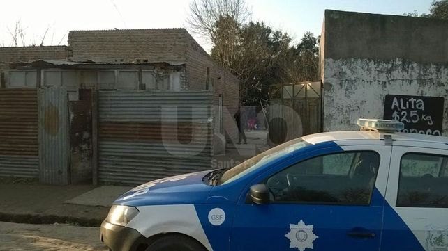 Santa Fe: tres detenidos con armas de fuego y 188 dosis de cocaína, tras un tiroteo en barrio Santo Domingo