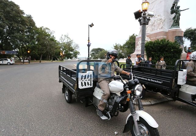 Entregaron motocarros a 23 familias