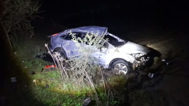 Dos heridos al despistar un auto sobre ruta provincial 32