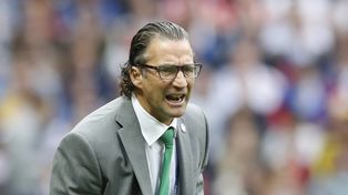 Así sufrió Pizzi, el primer santafesino en dirigir un Mundial, la derrota ante Rusia