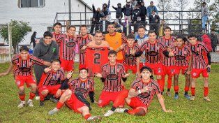 Juventud Unida de Candioti derrotó a la Academia Cabrera.