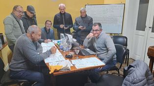 Ganador. Iturria (sentado al medio), se convertirá en director del Iosper.