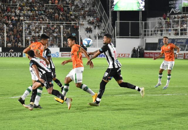 Central Córdoba salvó la ropa sobre la hora ante Banfield