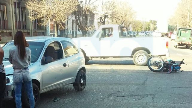 Una moto del 911 fue colisionada cuando escoltaba a Juliana Awada