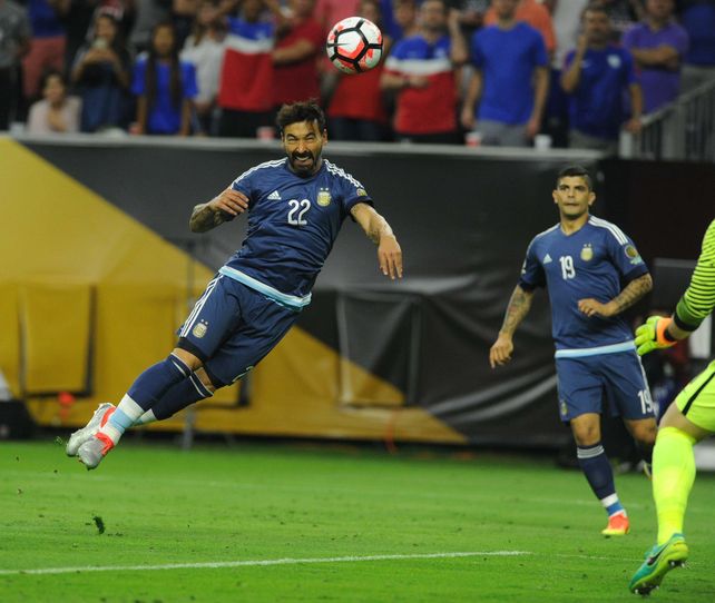 El cabezazo de gol de Lavezzi