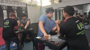 El entrenamiento de Luchas de Brazos.