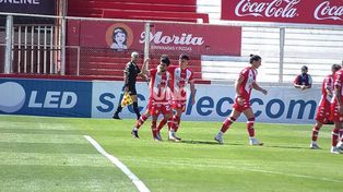 El Unión del Tato le ganó 2-0 a Patronato con doblete de Luna Diale y respira más aliviado 