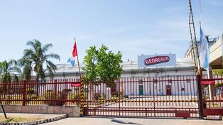 Por la caída en las ventas y la baja en la producción Georgalos suspende a 600 trabajadores. Denuncian connivencia del Sindicato que los nuclea.