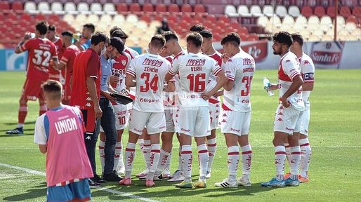 Azconzábal tendría casi listo el Unión que visitará a Vélez