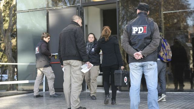 Personal de PDI realiza las primeras pericias en el Centro de Justicia Penal.&nbsp;