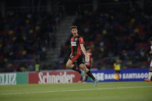 El volante anotó un gol para Newells ante Central Córdoba en 2022.