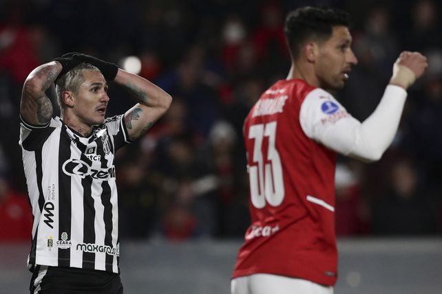 Ceará se llevó un triunfo ante Independiente en Avellaneda.