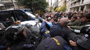 Procesan y embargan a Juan Grabois por la toma del Instituto Perón en 2025