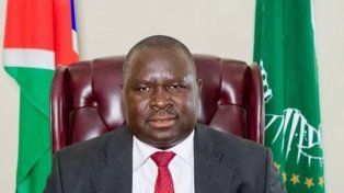 Adolf Hitler se encamina a la reelección como concejal en Namibia