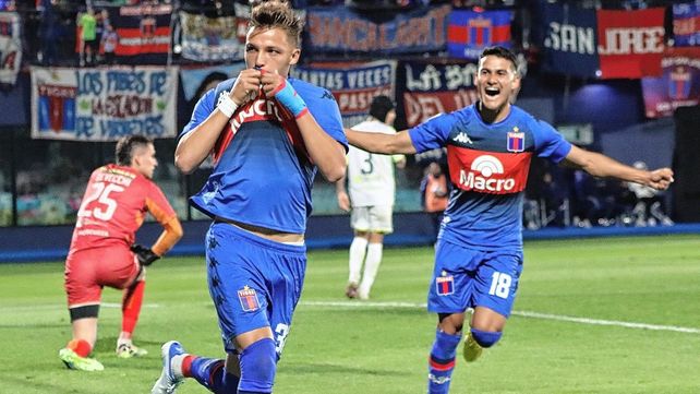 Tigre viene de golear a Aldosivi y hoy visitará a Sarmiento en uno de los cinco partidos de este miércoles.