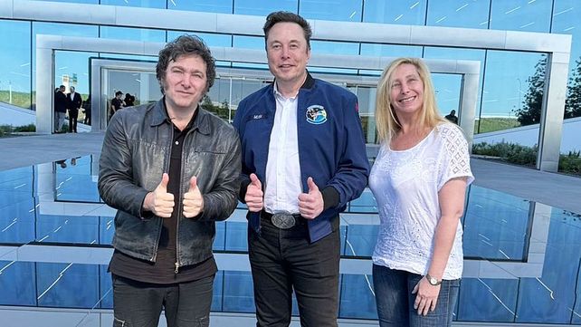 Javier Milei viajó con su hermana Karina Milei. Participará de una convención de inversores en el Instituto Milken. Se encontrará con Elon Musk y con Gianni Infantino&nbsp;