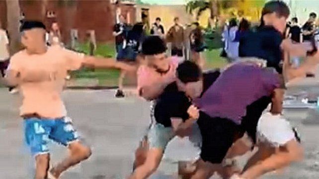 Tras el caso Báez Sosa, en San José hubo una brutal pelea entre jóvenes
