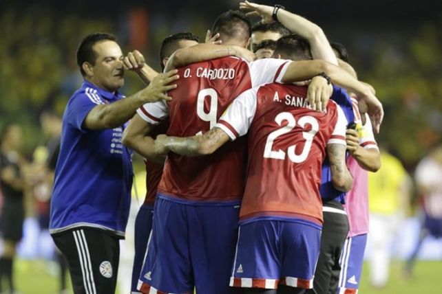 Paraguay recibirá a Venezuela en busca del último milagro