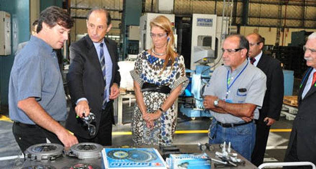 Importaciones: el gobierno busca calmar a industriales de Brasil