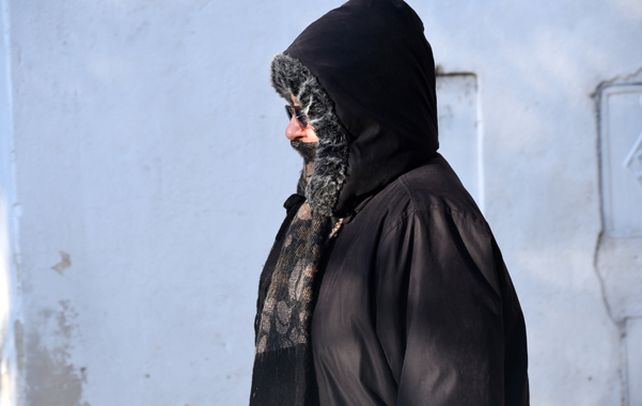 Brrrrr. Camperas y bufandas fueron usadas en el primer mes de primavera. (Celina Mutti Lovera / La Capital)