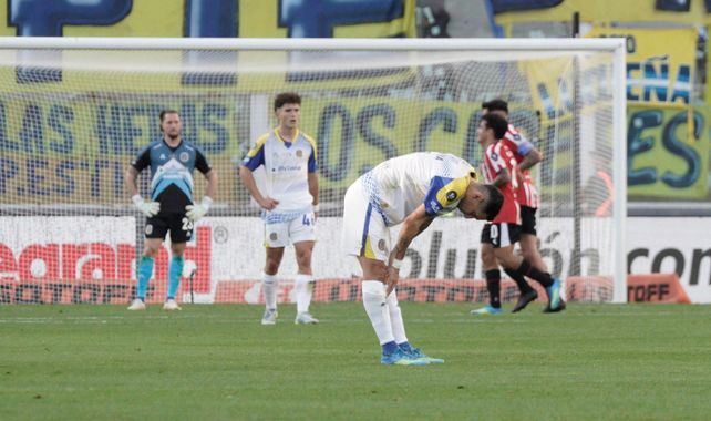 Di María no encuentra consuelo en la última derrota del semestre pasado, ante Estudiantes por Copa Argentina.