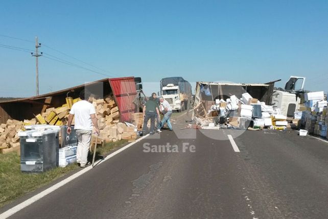 Un camión volcó sobre la ruta nacional 11 en Margarita