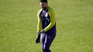 Broun tiene un guante afuera y será evaluado. Si llega su lugar será ocupado por Werner.