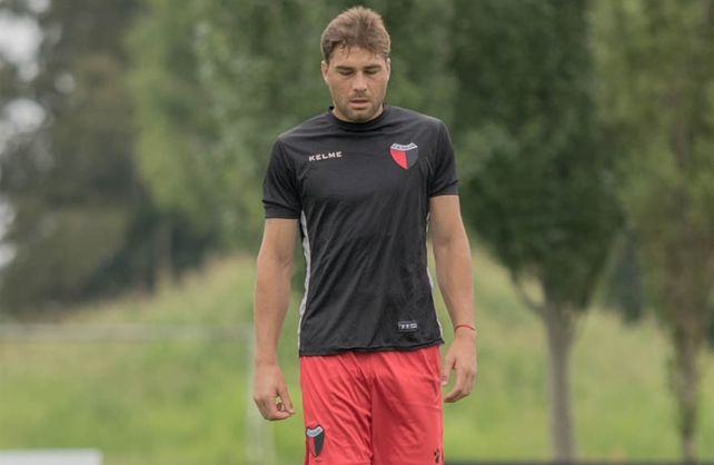 El futbolista uruguayo tiene contrato con Colón hasta junio del 2022.