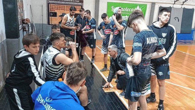 Almagro va por la barrida ante Atenas de La Plata en el Nido de las Águilas. Almagro va por la barrida ante Atenas de La Plata en el Nido de las Águilas.