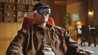 La firma Apple desarrolló los lentes combinando realidad virtual con realidad aumentada.