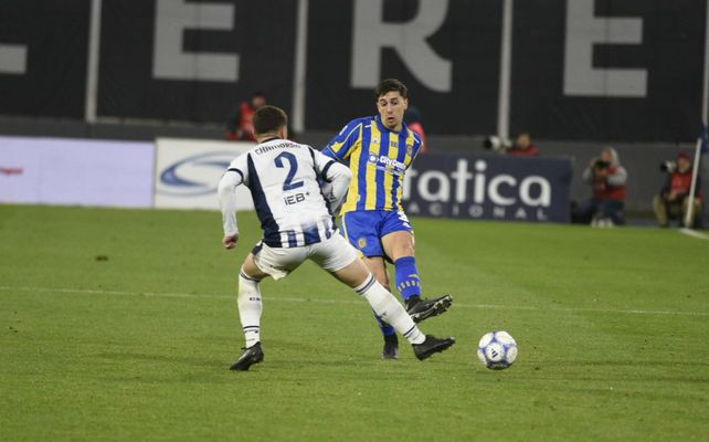 Agustín Sández fue al banco contra Talleres e ingresó en el complemento. Es uno de los que podría volver a la titularidad.