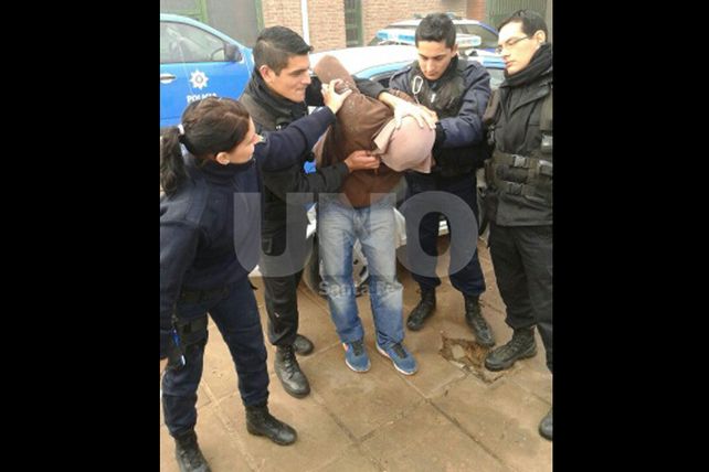 Cinematográfica con una camioneta recuperada en Santo Tomé