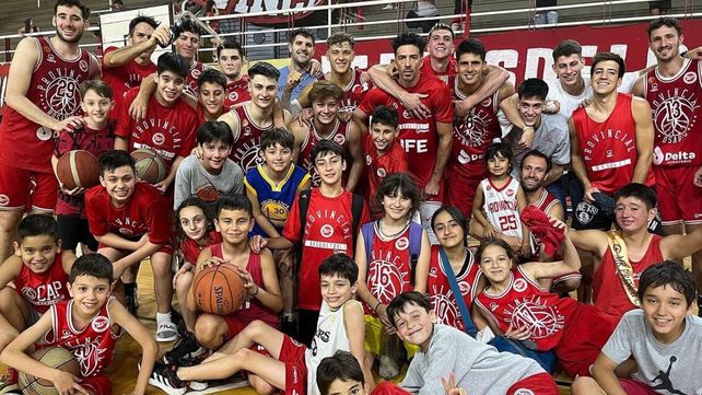 Los rojos de Provincial se coronaron en la Superliga rosarina.