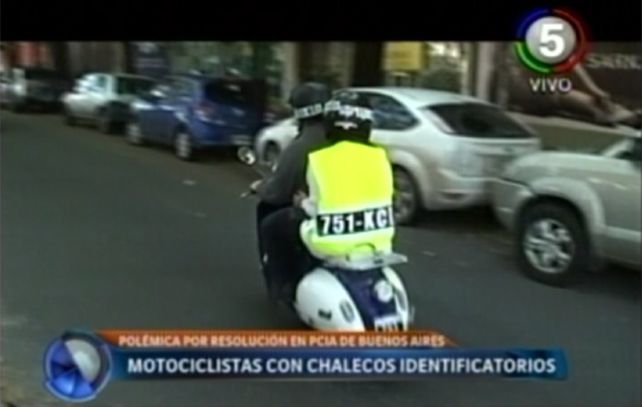 Rige en Buenos Aires el uso de chalecos reflectantes para el acompañante de motos