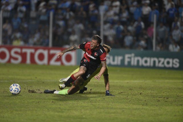 ¿Y esto? Durso le comete penal a Ramírez