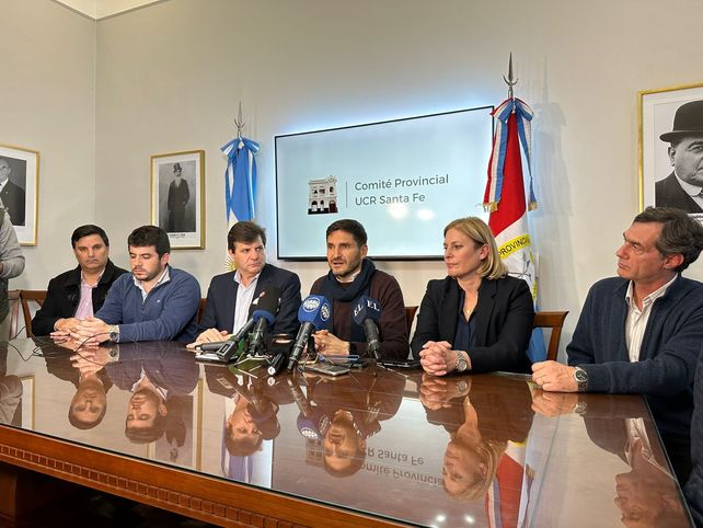 Pullaro: “Es lamentable la discriminación que han sufrido los jefes radicales por parte de Perotti.